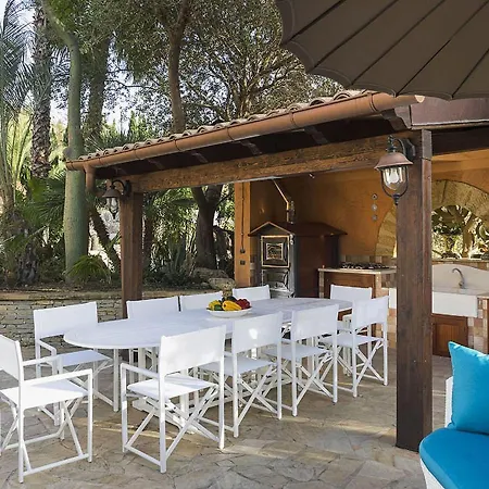 Villa Belvilla By Oyo Agor 14 *